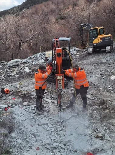 Travaux de terrassement en milieux contraints à Borgo, Borgo, Socotra BTP
