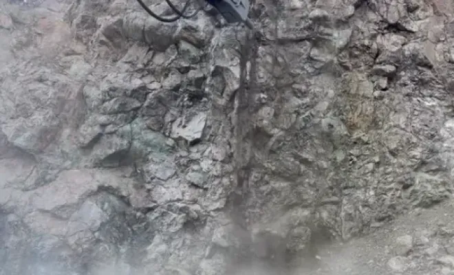 Travaux de terrassement et extraction à Pietralba, Borgo, Socotra BTP